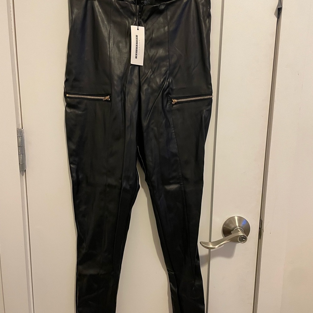 Faux leather pants S